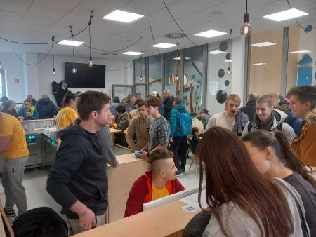 Otvoritev Plezalnega centra  - plezalec 